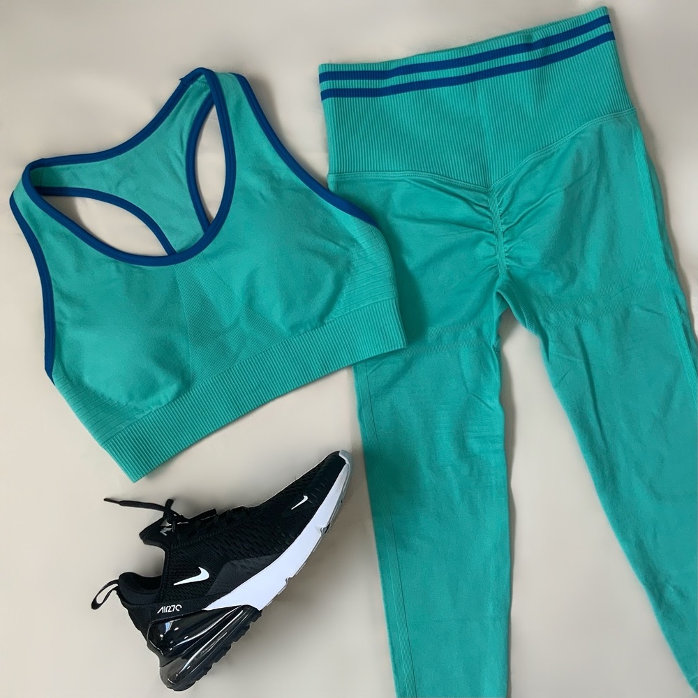Turquoise activewear SET size Large for women